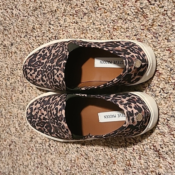 Steve Madden leopard boat shoes - Picture 2 of 3